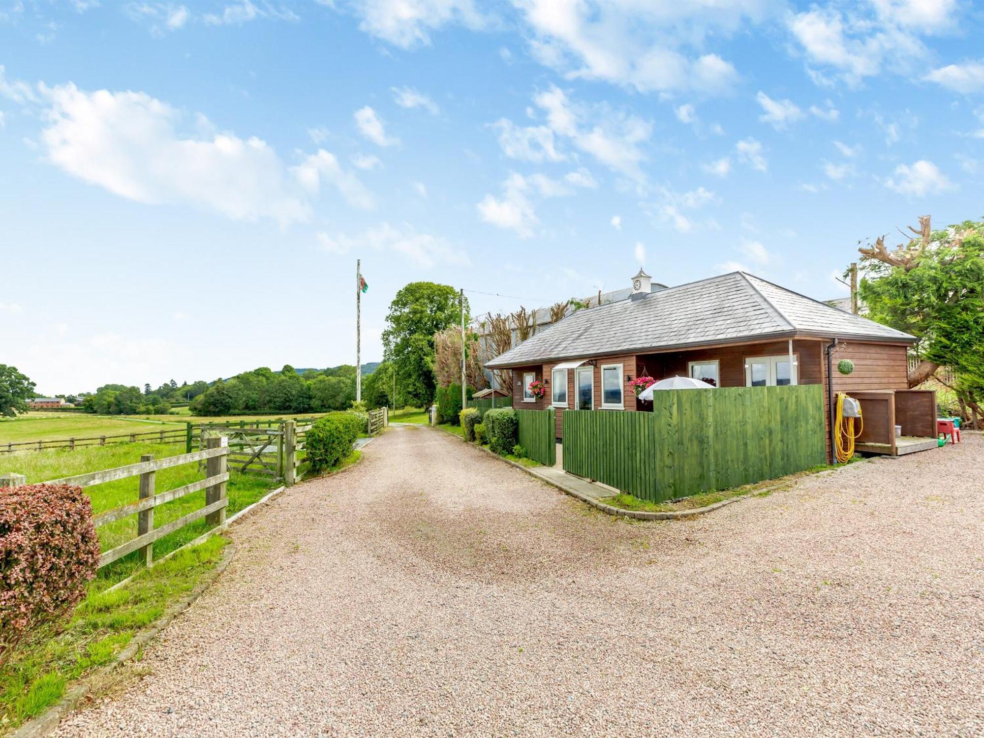 The Stables Villa Forden Kültér fotó